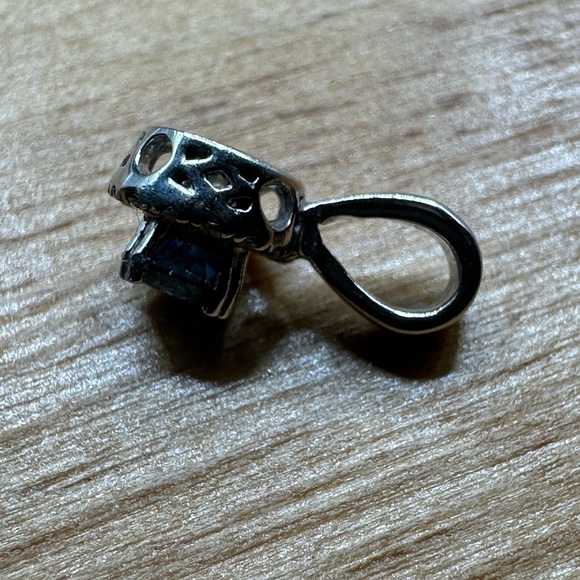 Blue Diamond pendant (new) - Picture 3 of 10
